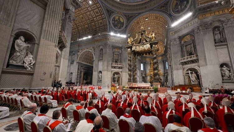 Reina: Roma llora a su obispo. Se necesita un guía en un mundo con rasgos inhumanos